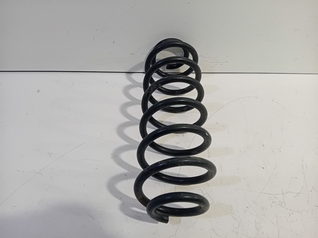 Schroefveer links achter Ford B-Max, Onderdelen@venauto.nl, Van der Ven Autorecycling B.V., Gebruikt, Ettenseweg 76, 4706 PB Roosendaal, The Netherlands