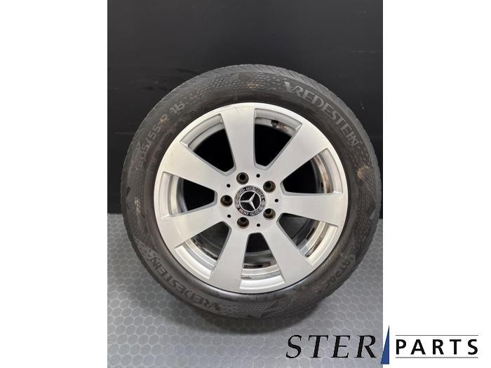 Kit jantes + pneumatiques d'un Mercedes C-Klasse, Autos : Pièces & Accessoires, Pneus & Jantes, Véhicule de tourisme, -, 3 mois de garantie