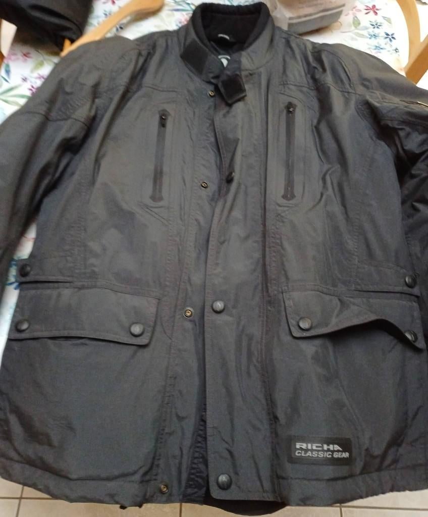 Motovest en broek Richa, Motos, Vêtements | Vêtements de moto, Hommes, Manteau | tissu, Seconde main, Richa