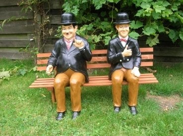 Laurel en Hardy op bankje, Ophalen