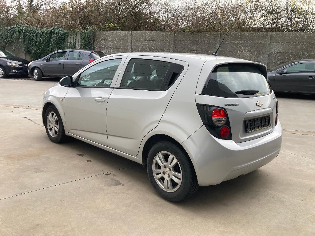 Chevrolet Aveo 1.4 essence 11/2013 seul 53000 km!! GARANTIE*, Autos, Achat, Aveo, Entreprise, Noir