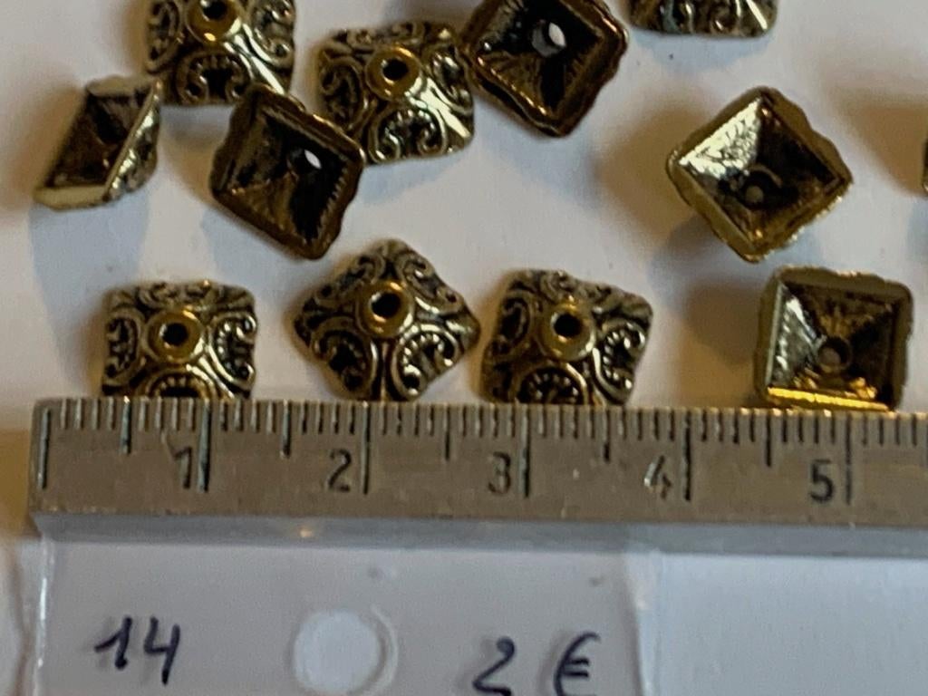 14 stuks metalen kralenkapjes, Enlèvement ou Envoi, Neuf, Entretoise ou Perle intermédiaire