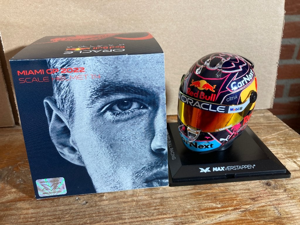 Max Verstappen 1:4 helm Miami GP 2022 Red Bull Racing RB18, Ophalen of Verzenden, Nieuw, Formule 1