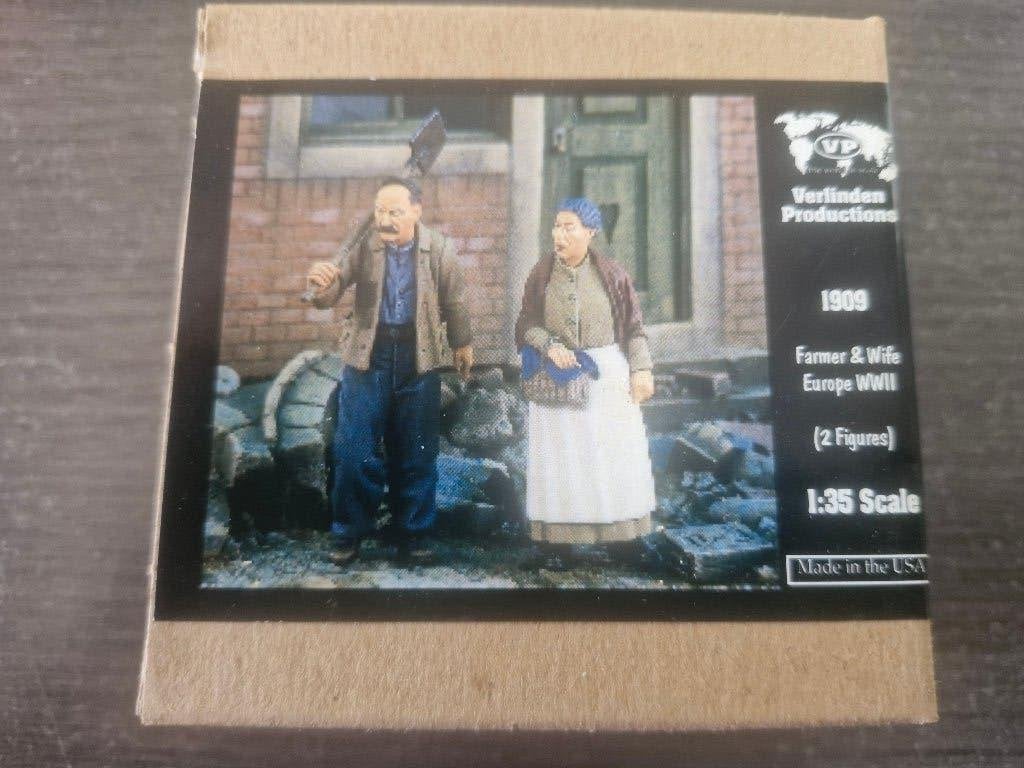 Verlinden 1/35 Farmer & Wife Europe WWII 2 fig., Enlèvement ou Envoi, Neuf, 1:35 à 1:50, Personnage ou Figurines