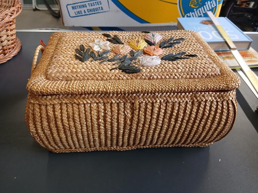 Naaimandje gevlochten stro, Hobby en Vrije tijd, Picknickmanden, Ophalen of Verzenden