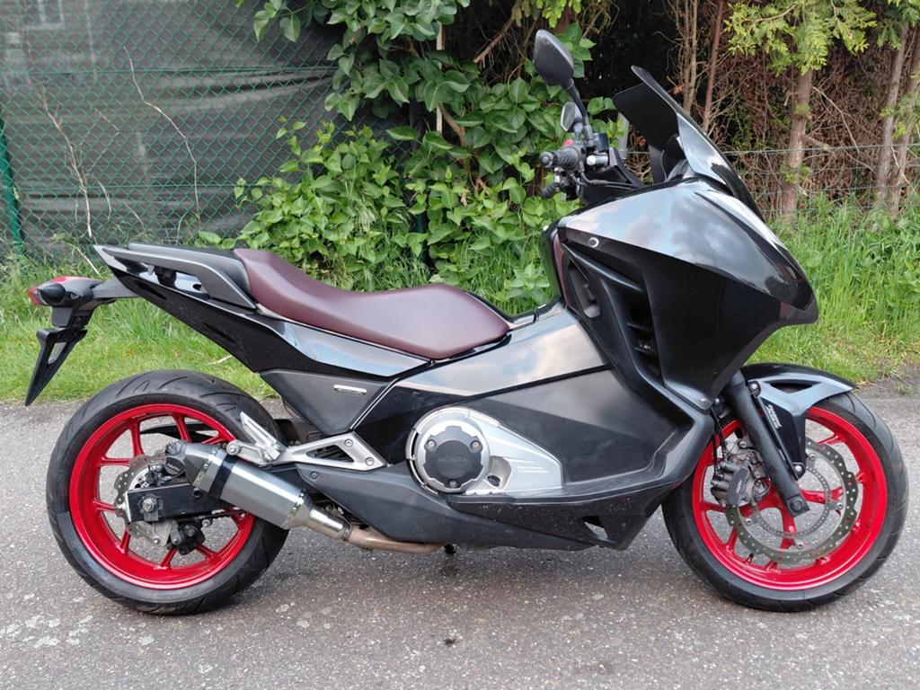 Honda Integra 700/2012 en parfait état avec seulement 50 dkm, ABS, Scooter, 2 cylindres, Particulier
