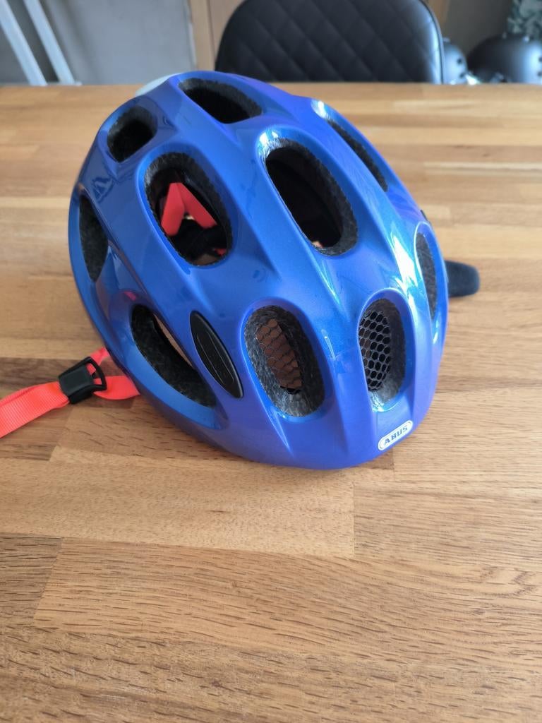 Kinder fietshelm Abus., Fietsen en Brommers, Ophalen, Zo goed als nieuw, Jongen of Meisje, Abus