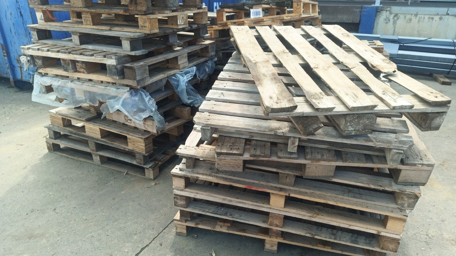 Palettes et déchets de bois a brûler, Enlèvement
