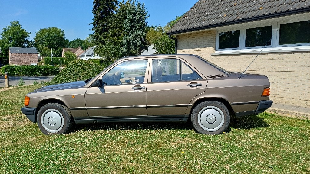 Mercedes 190 2.0 1987, Cuir, Boîte manuelle, Mercedes-Benz, Berline