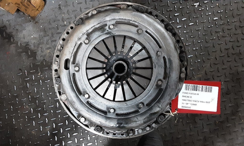 VLIEGWIEL DUBBELE MASSA Ford Focus 3 Wagon (01-2010/02-2020), Auto-onderdelen, Gebruikt, Henry-Ford-Straße  1
50735  Köln, DE