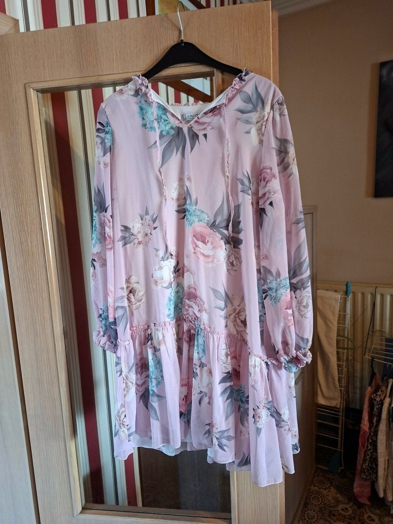 Soepelvallende, roze damesjurk met bloemenprint, Enlèvement ou Envoi, Rose, Taille 36 (S), Lakerta