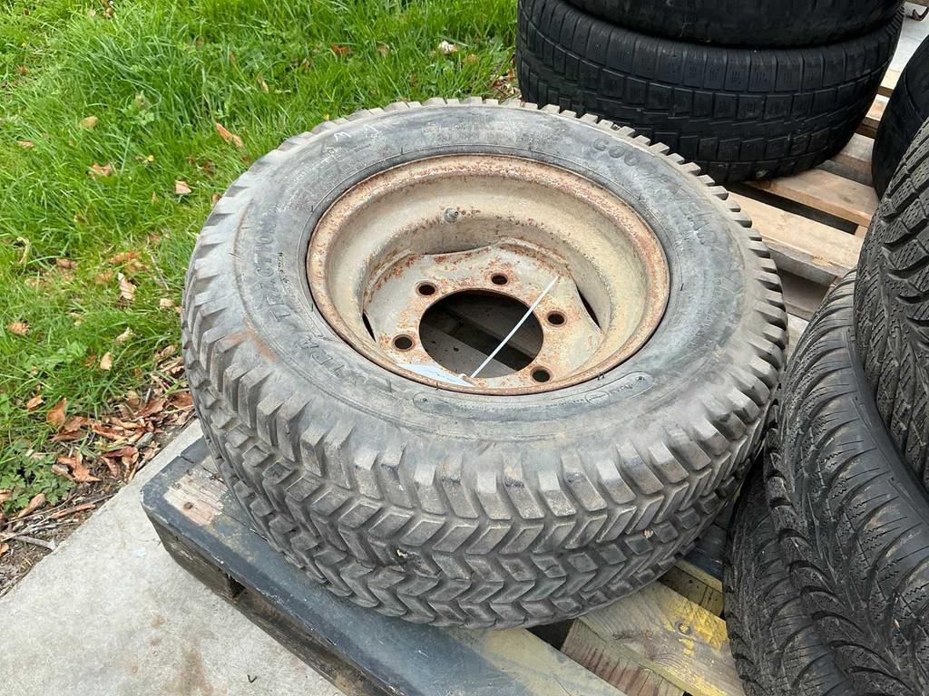 Goodyear Terra-Tire Band met velg