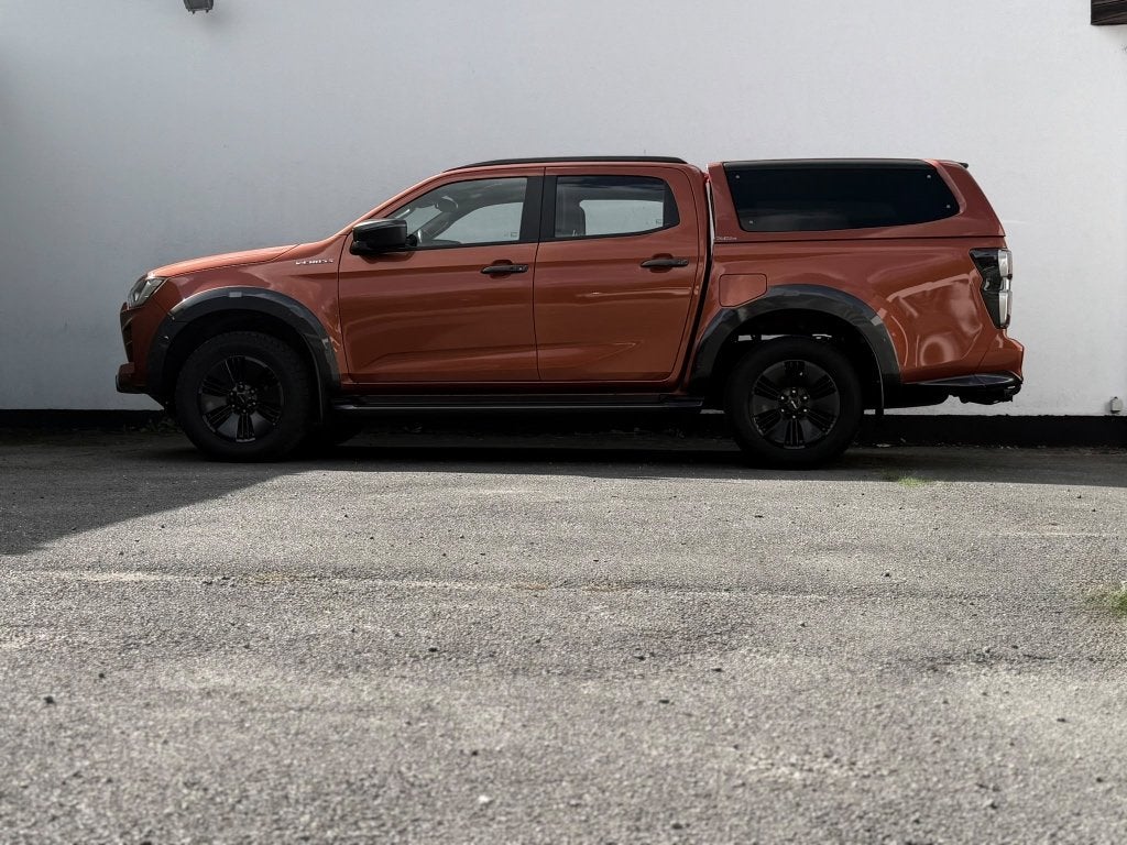 ISUZU D-Max 1.9 T. D 4WD V-Cross SPORT €26025 EX BTW / HTVA, Auto's, Automaat, Dealer onderhouden, https://public.car-pass.be/vhr/746f7f1a-d7b0-4236-9125-64dd832ef00e?lang=nl