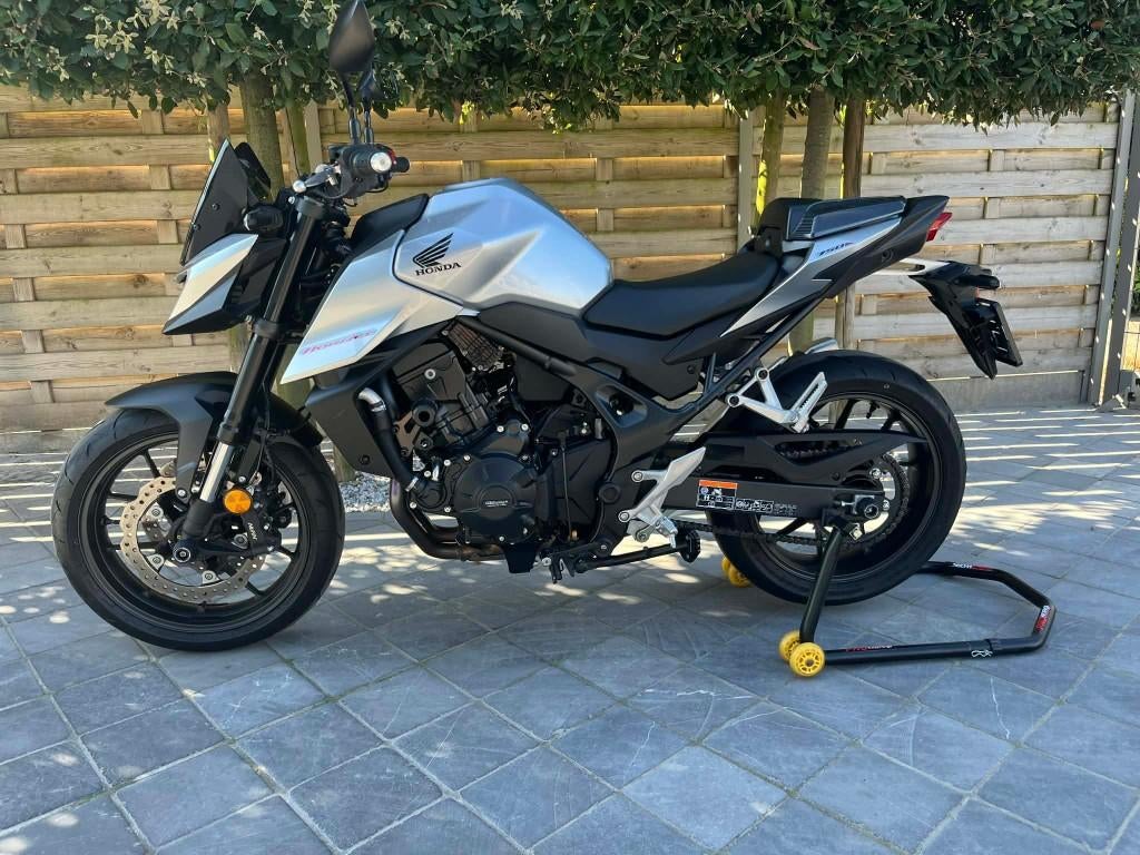 honda CB750 hornet **5/2025** 8000km** facelift**, Motoren, 2 cilinders, Motorrijbewijs A, Bedrijf, Meer dan 35 kW