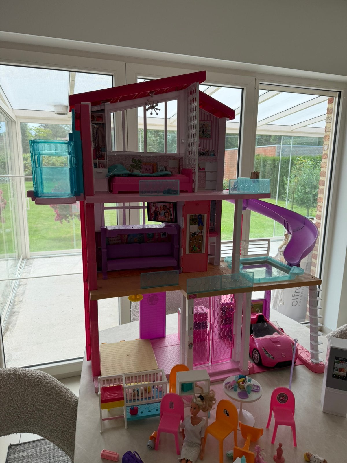 Barbie huis, Kinderen en Baby's, Speelgoed | Poppenhuizen, Ophalen, Zo goed als nieuw