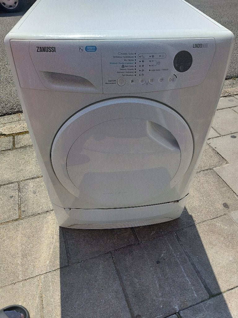 1  séchoir en panne pour piece ou a vérifier, Electroménager, 1200 à 1600 tours, Classe énergétique A ou plus économe, 85 à 90 cm