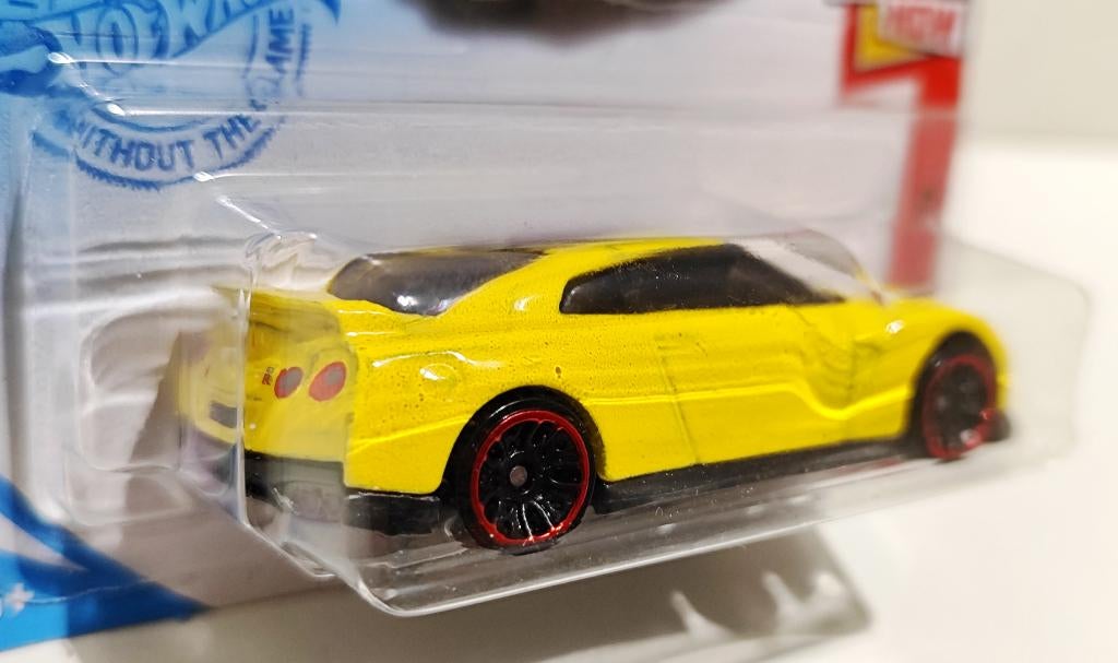 Hot Wheels '17 Nissan GT-R (R35) Geel Zwart (2020), Enlèvement ou Envoi