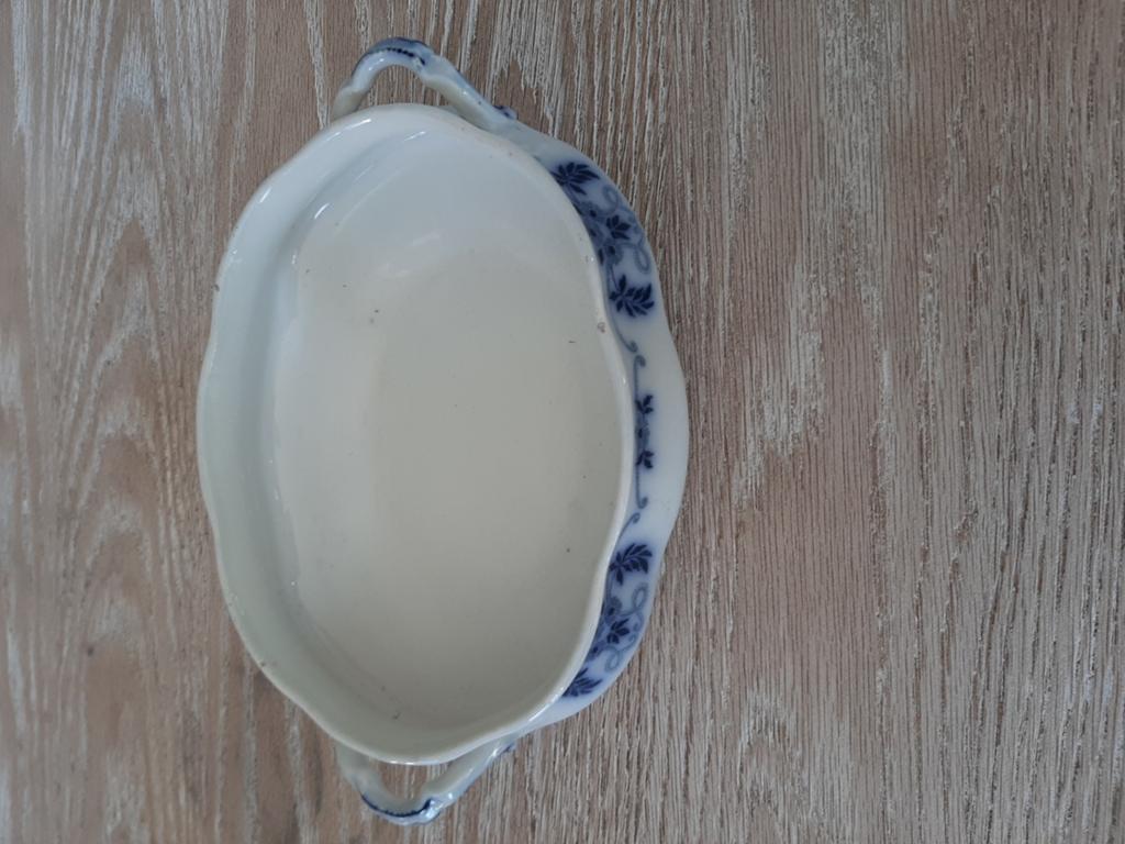 Antieke sauskom. Patroon Belgrave. L. 27 cm., Ophalen