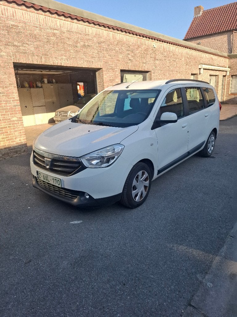 Dacia lodgy  5 plaatsen, Auto's, Voorwielaandrijving, Euro 5, Zwart, 4 cilinders
