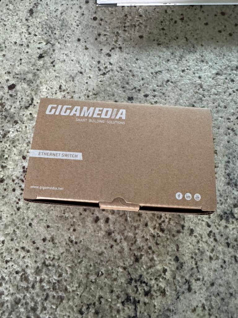 Ethernet Switch - Gigamedia, Ophalen, Nieuw
