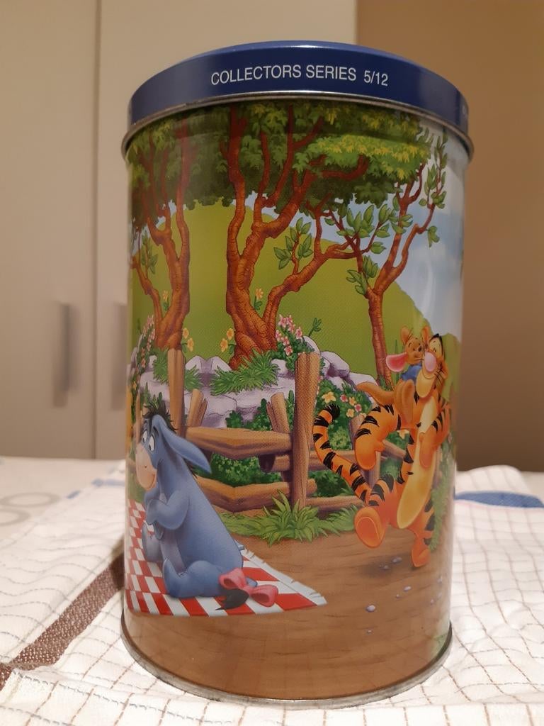 Blikken doos  Disney "Winnie the Pooh" H.17 cm.doorsn. 11cm., Ophalen of Verzenden