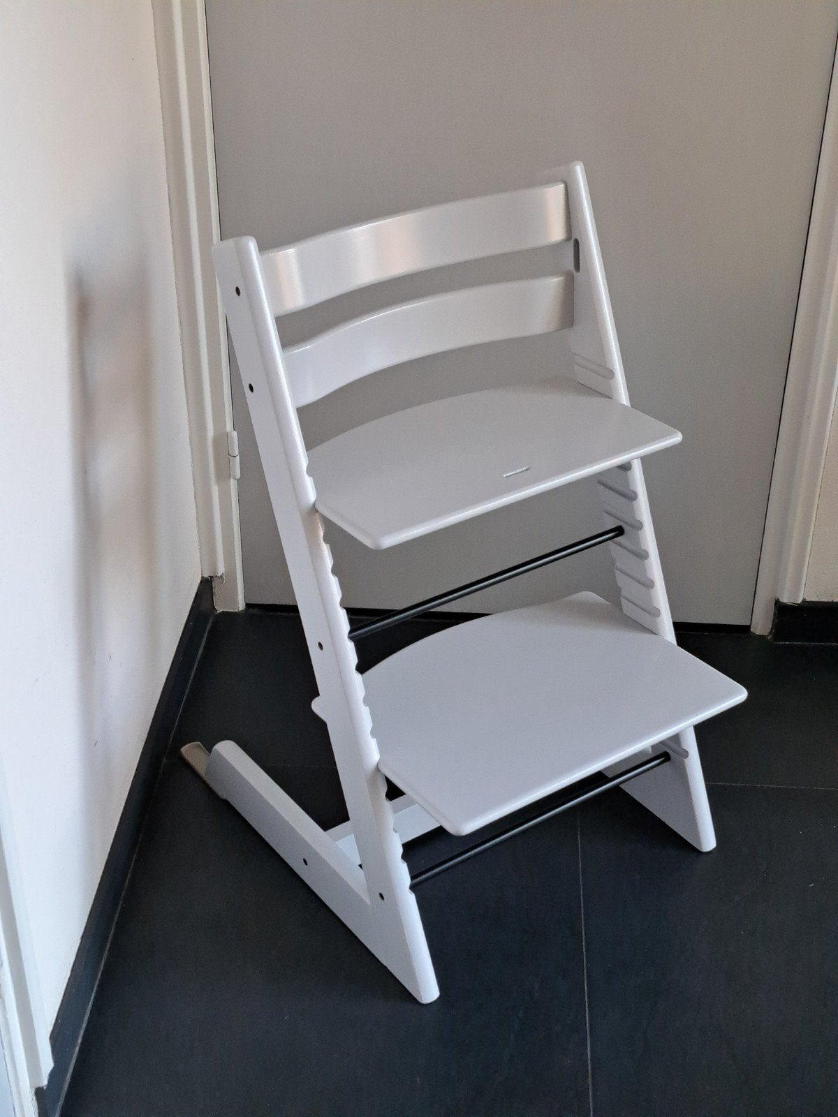 Chaise pour bébé Stokke Tripp Trapp NEW MODEL en gris, Enlèvement, Comme neuf, Chaise évolutive, Coulissant