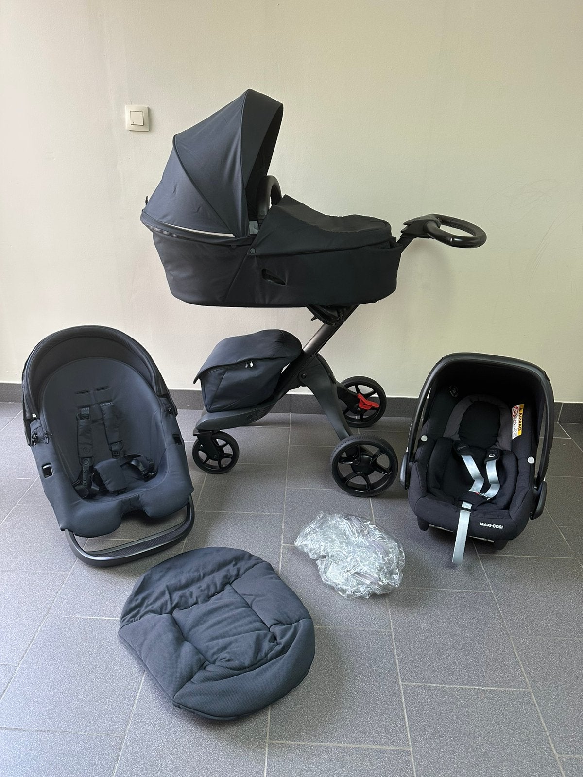 Stokke Xplory X Rich Black 3 in 1 - COMPLEET, Kinderen en Baby's, Ophalen, Zo goed als nieuw, Maxi-Cosi, Regenhoes