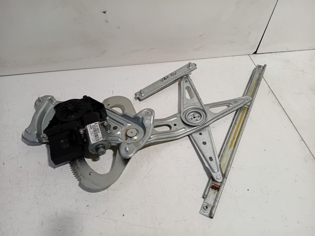 Raammechaniek elektrisch rechts voor Renault Scénic, Onderdelen@venauto.nl, Van der Ven Autorecycling B.V., Gebruikt, Ettenseweg 76, 4706 PB Roosendaal, The Netherlands