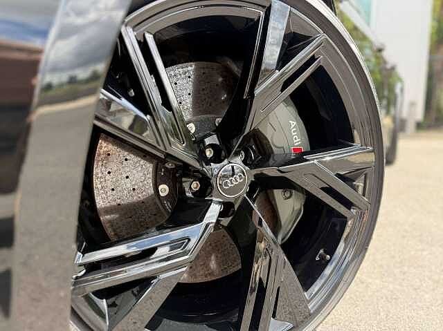 Audi RS6 Avant 4.0 V8 TFSI 2PL Lichtevrachtwagen/Btw Aft!, Auto's, Audi, Automaat, https://public.car-pass.be/vhr/fbe6c1a5-6de0-4d9e-ba5a-4a0779186d25