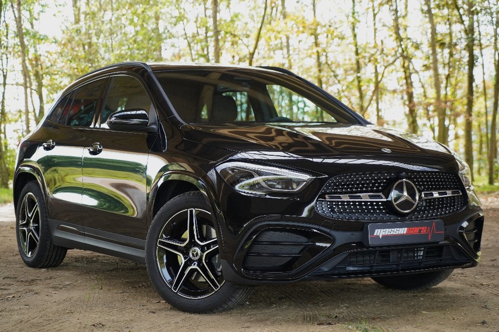 Prachtige Mercedes GLA 200 AMG-Line 1600km NIEUW!, Auto's, Zwart, Bedrijf, 5 deurs, SUV of Terreinwagen