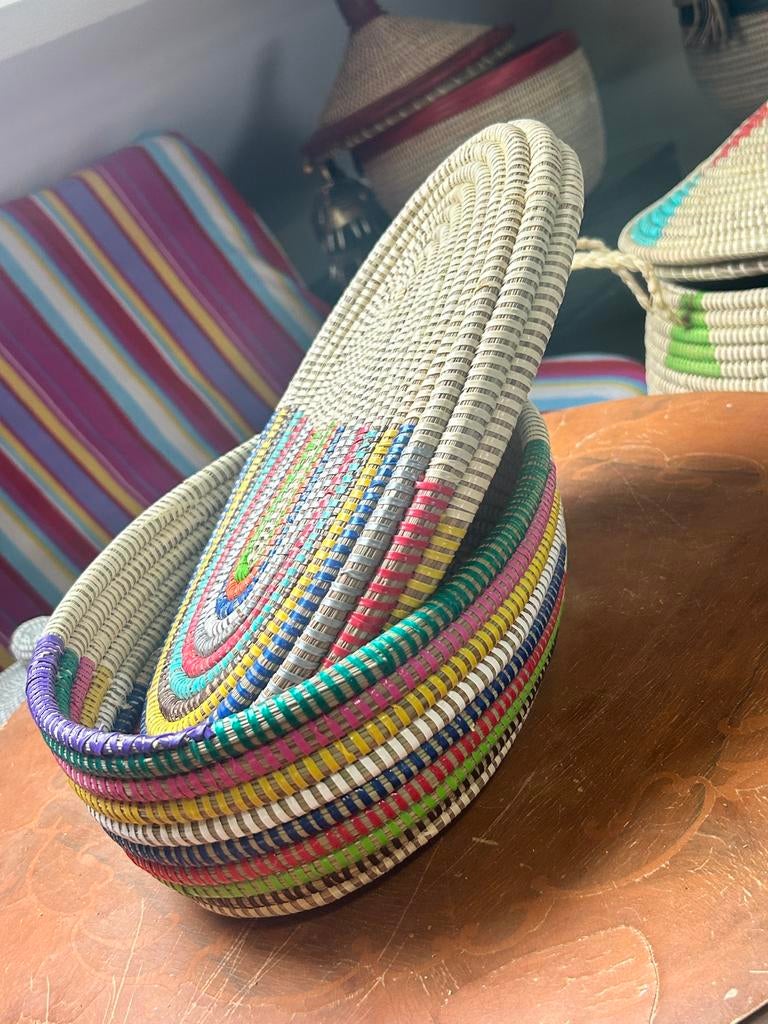 Boîte de rangement tressée à la main - Artisanat du Sénégal, Maison & Meubles, Neuf, Enlèvement ou Envoi, Osier, Panier