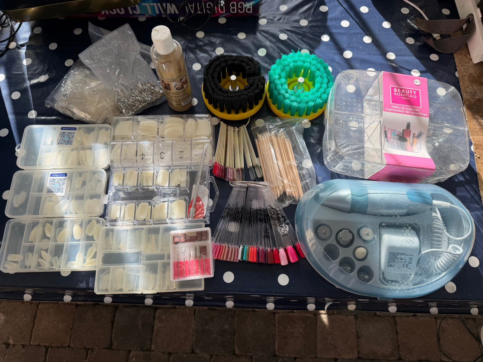 Pedicure/ manicure, Ophalen, Zo goed als nieuw