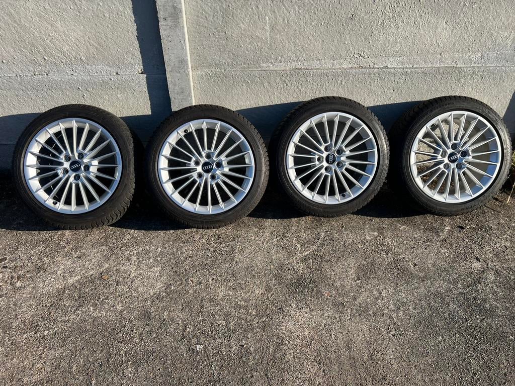 Audi A3 2023 Originele Set Velgen Te Koop, Banden en Velgen, Nieuw, 17 inch, Ophalen of Verzenden
