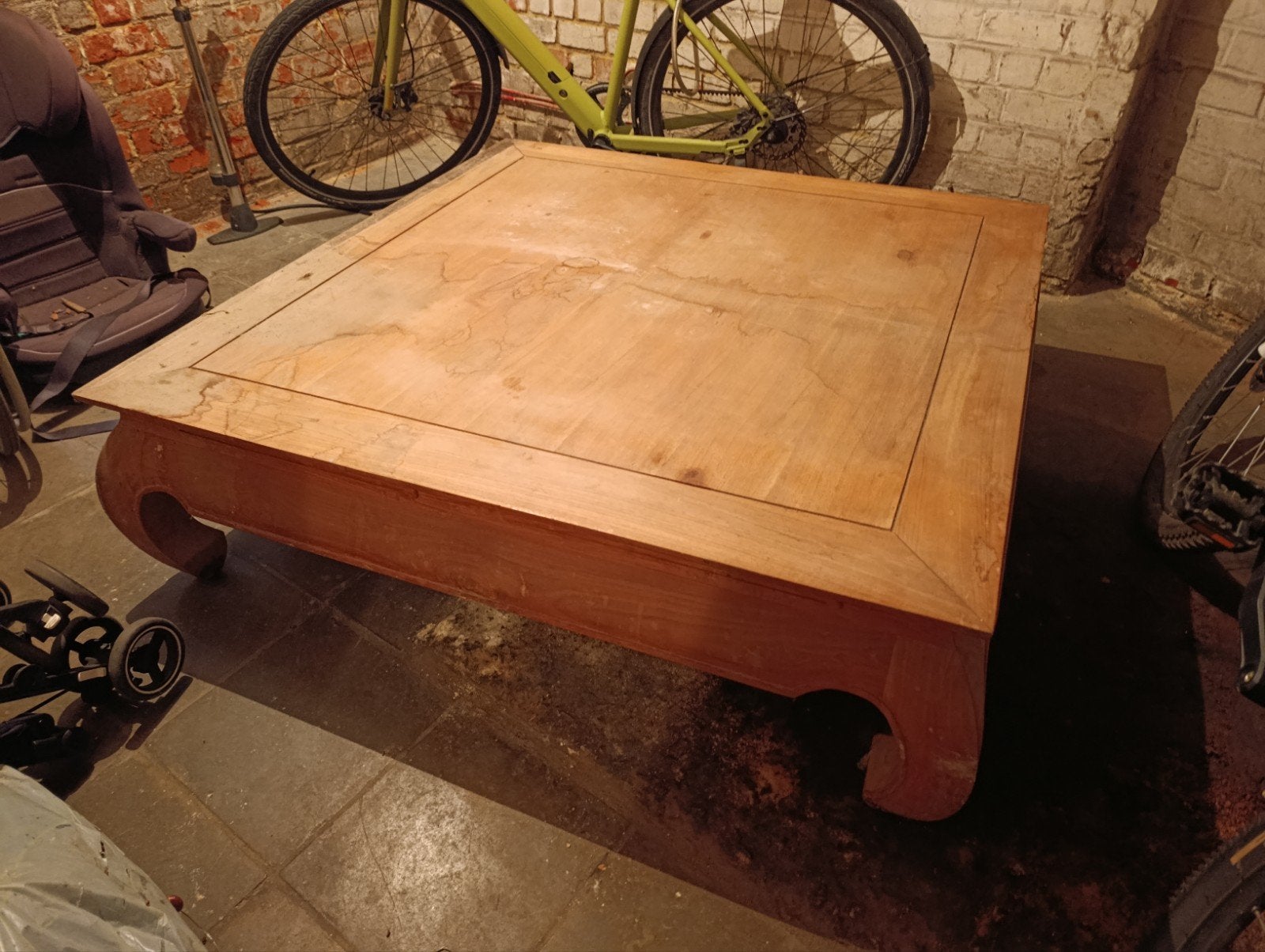 a donner table, Ophalen, Teakhout