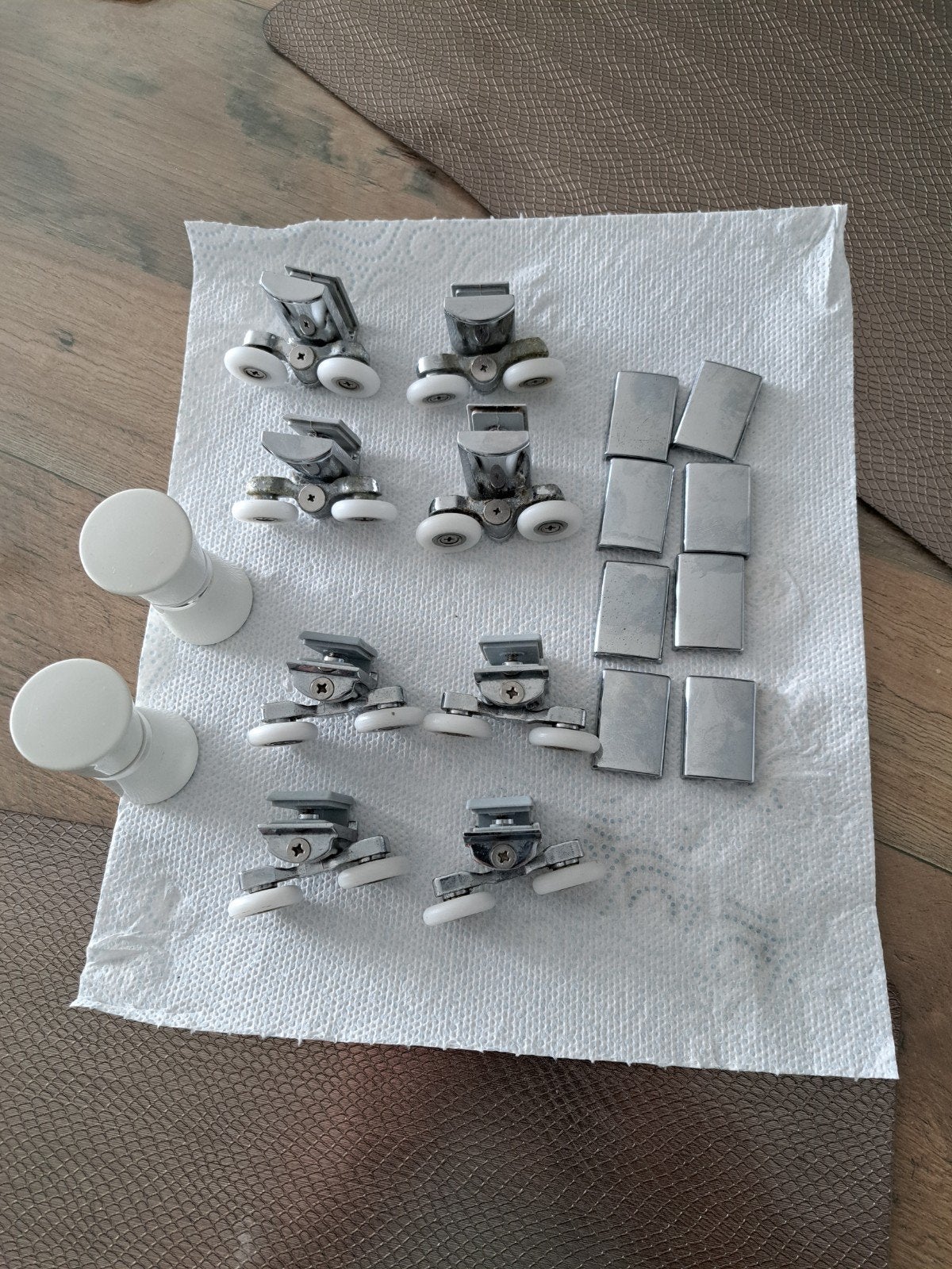 wielletje van douche deuren boven  en onder, Ophalen, Gebruikt
