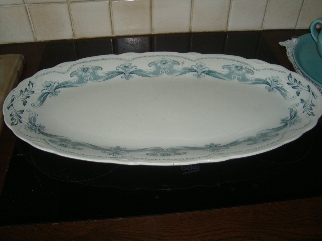 Grote, Art Nouveau schotel in Engels keramiek., Enlèvement