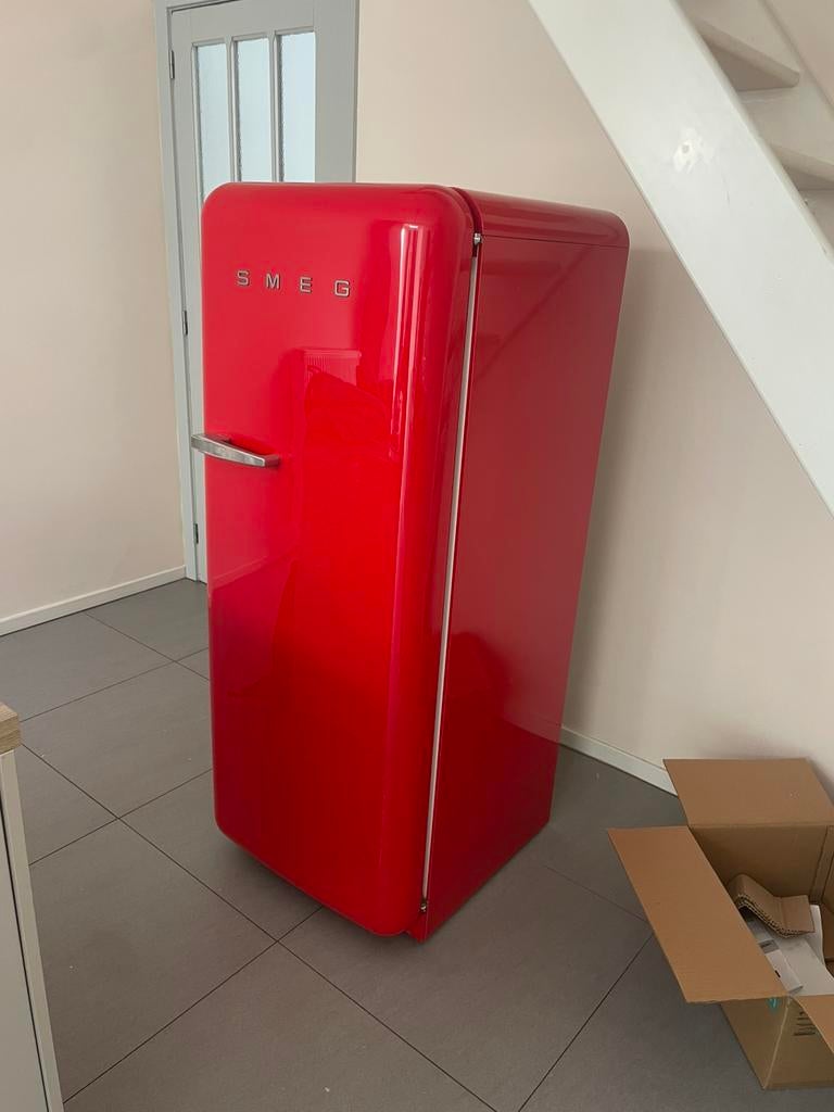 Rode SMEG koelkast met vriesvak FAB28RR1, Ophalen, Gebruikt, 200 liter of meer, Energieklasse A of zuiniger