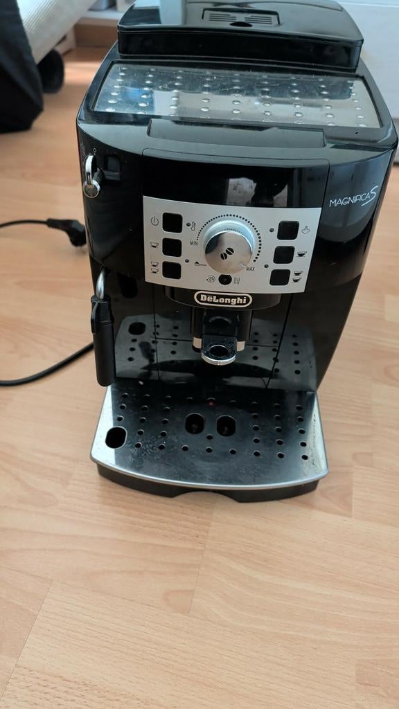 Machine à café  broyeur delonghi magnifica S, Enlèvement ou Envoi, Comme neuf