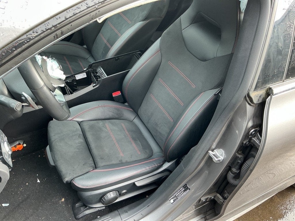 STOEL LINKS VOOR Mercedes-Benz CLA (118.3) (01-2019/-), Gebruikt, Mercedes-Benz