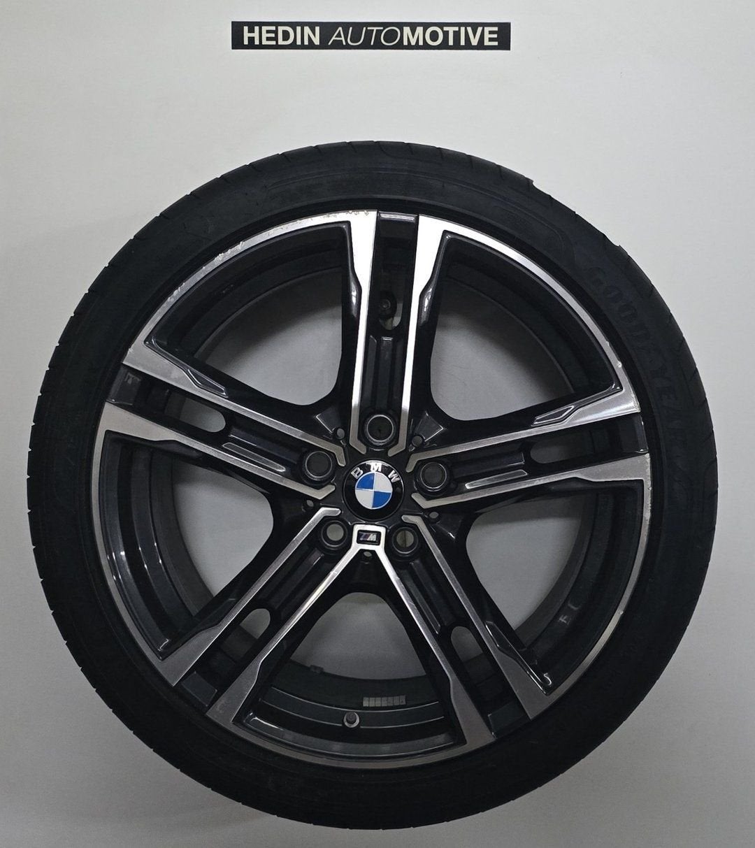 BMW 1+2 GC Serie (F40-G44)  Styling 819M  18" N/RFT+RDCi Zom, Gebruikt, -, -, Banden en Velgen