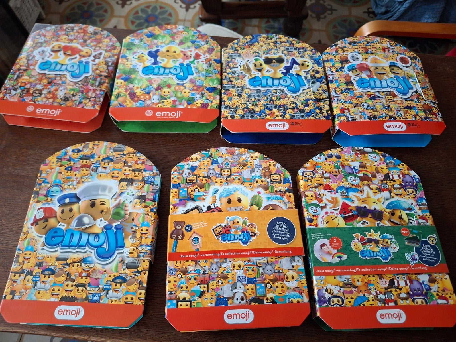 7 boites émojis Aldi, complets, Collections, Enlèvement, Collection, Avec classeur(s) de collection