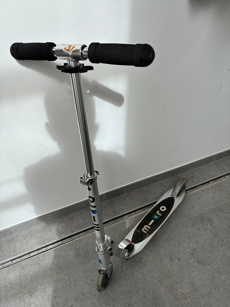 Opvouwbare scooter met microlichtgevende wielen, Fietsen en Brommers, Steps, Ophalen, Gebruikt, Gewone step, Micro