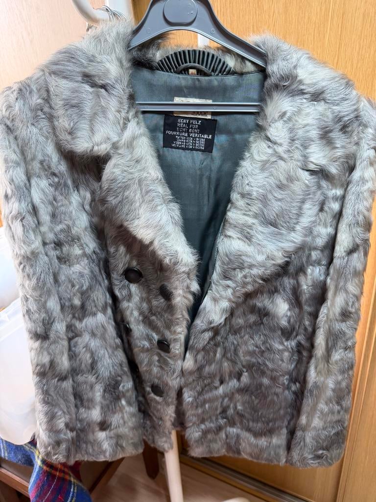 Veste fourrure, Taille 42/44 (L), Gris, Comme neuf, Enlèvement