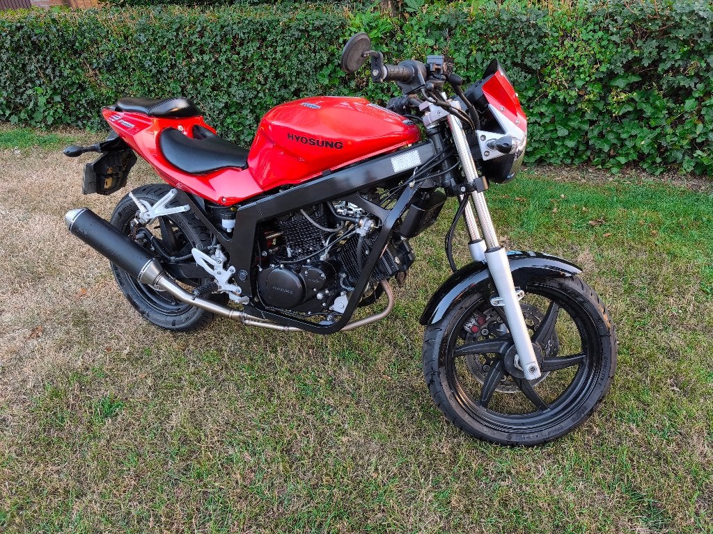2013 Hyosung GT 125 Vuurrood, Motoren, Sportuitlaat, 2 cilinders, Gebruikt, Particulier