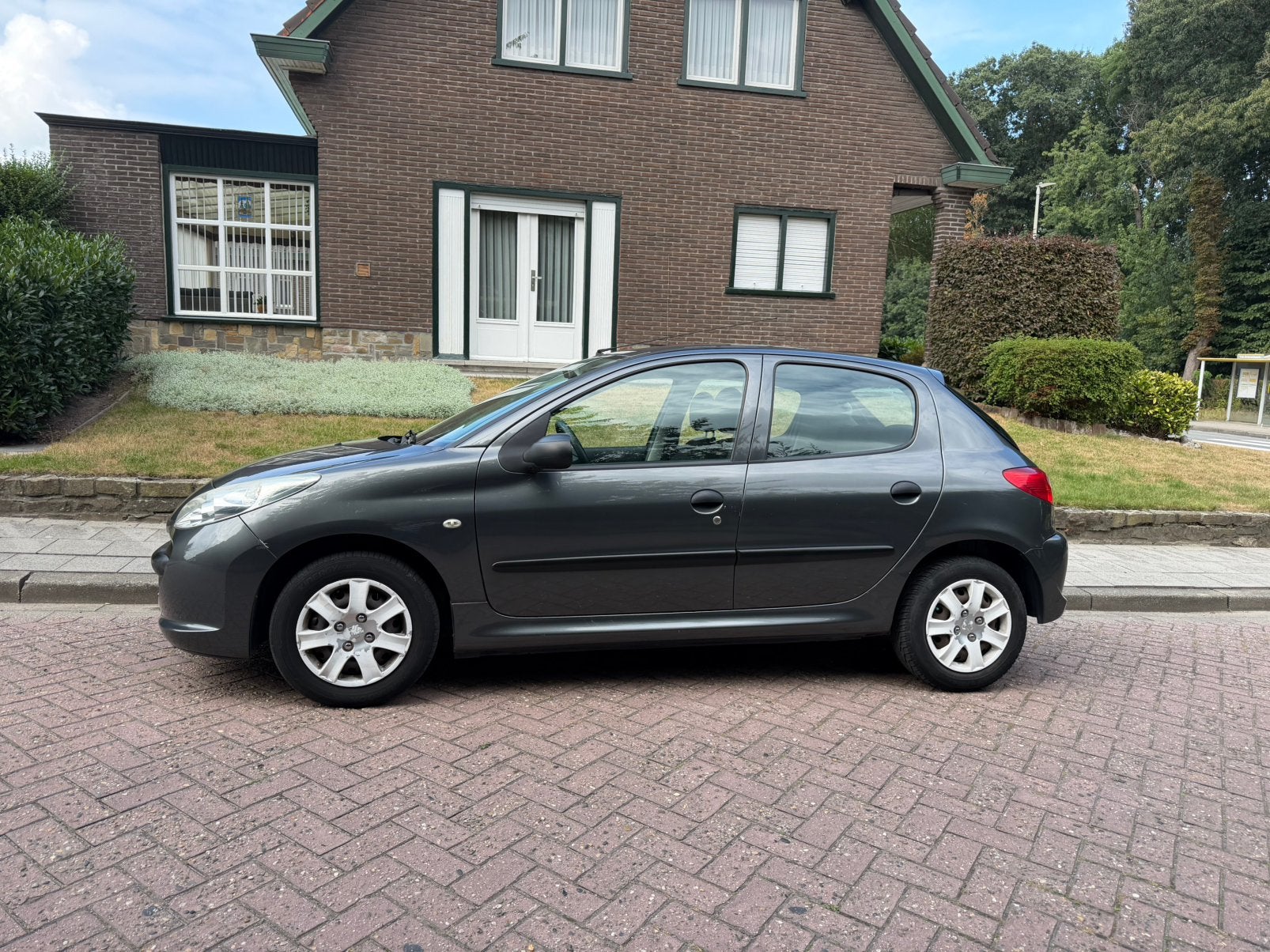 Peugeot 206+, essence 1.1i, Euro5, carpass 5 portes, Achat, Entreprise, Boîte manuelle, Entretenue par le concessionnaire
