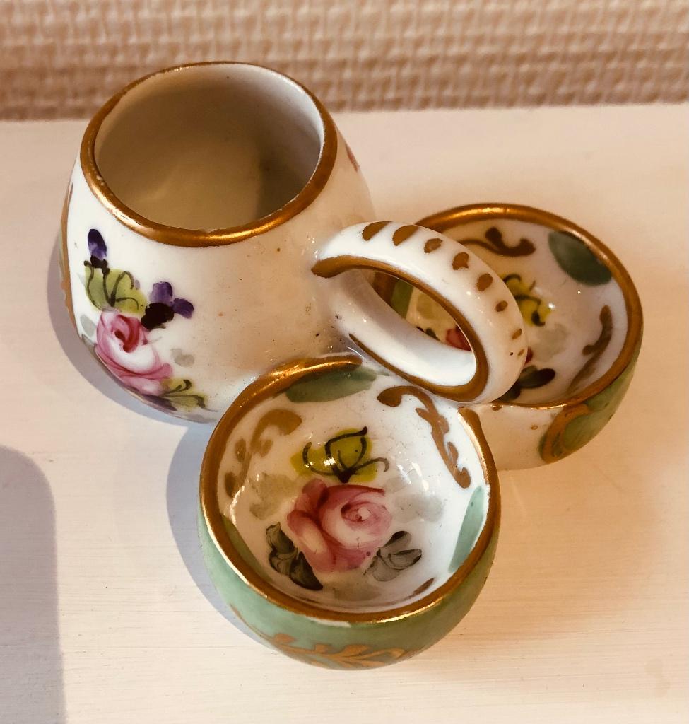 Plat miniature ancien en porcelaine, Enlèvement ou Envoi