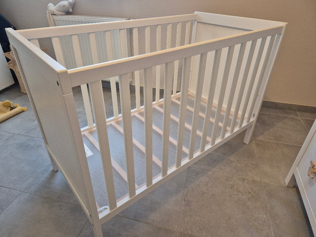 Lit bébé Sundvik, Enfants & Bébés, Chambre d'enfant | Lits, Comme neuf, Moins de 140 cm, Moins de 70 cm, Enlèvement