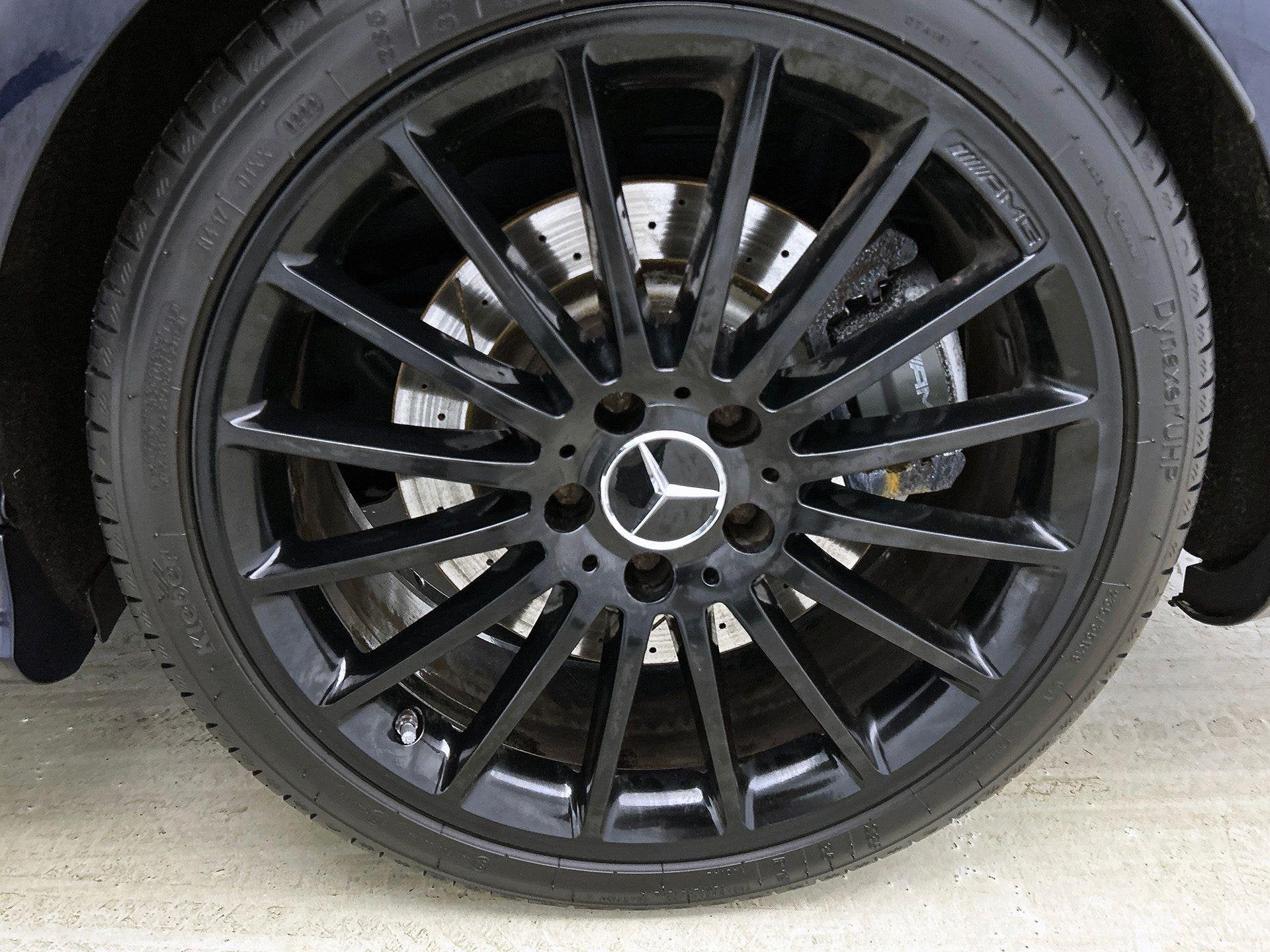 Mercedes-Benz CLA-Klasse 45 4MATIC AMG Shooting Brake AMG Li, Autos, CLA, Entreprise, Volant multifonction, 5 portes