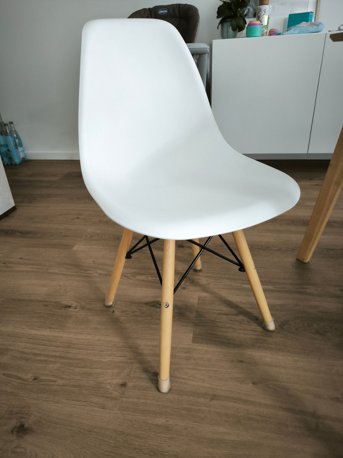 Witte stoelen, Eames, Huis en Inrichting, Ophalen, Zo goed als nieuw