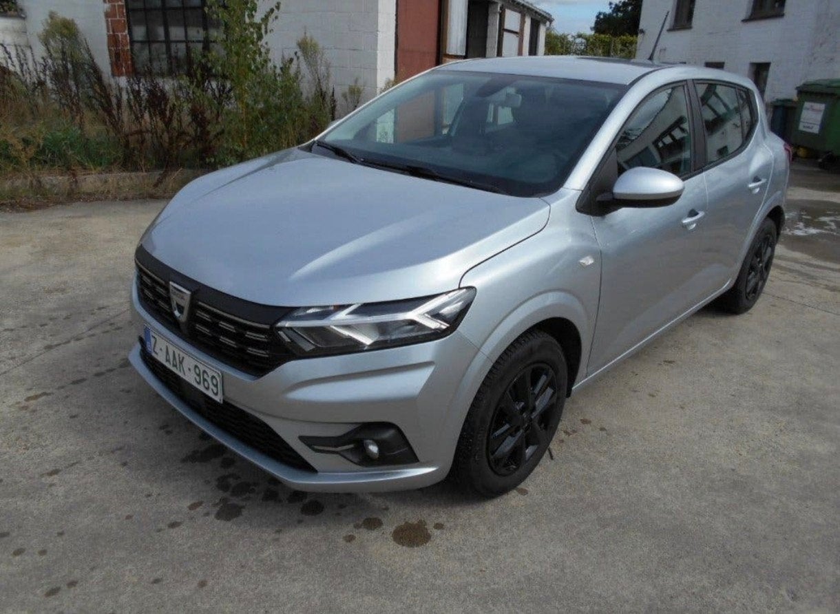 DACIA SANDERO/1.0 BENZINE/CARPLAY/ANDROID/NAVI/AIRCO/GARANTI, Auto's, Dacia, Voorwielaandrijving, Dealer onderhouden, Stof, Euro 6